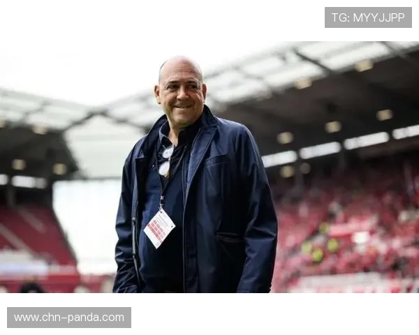 勒沃库森新援蒂尔曼谈适应过程：荷兰战术体系要求更高跑动